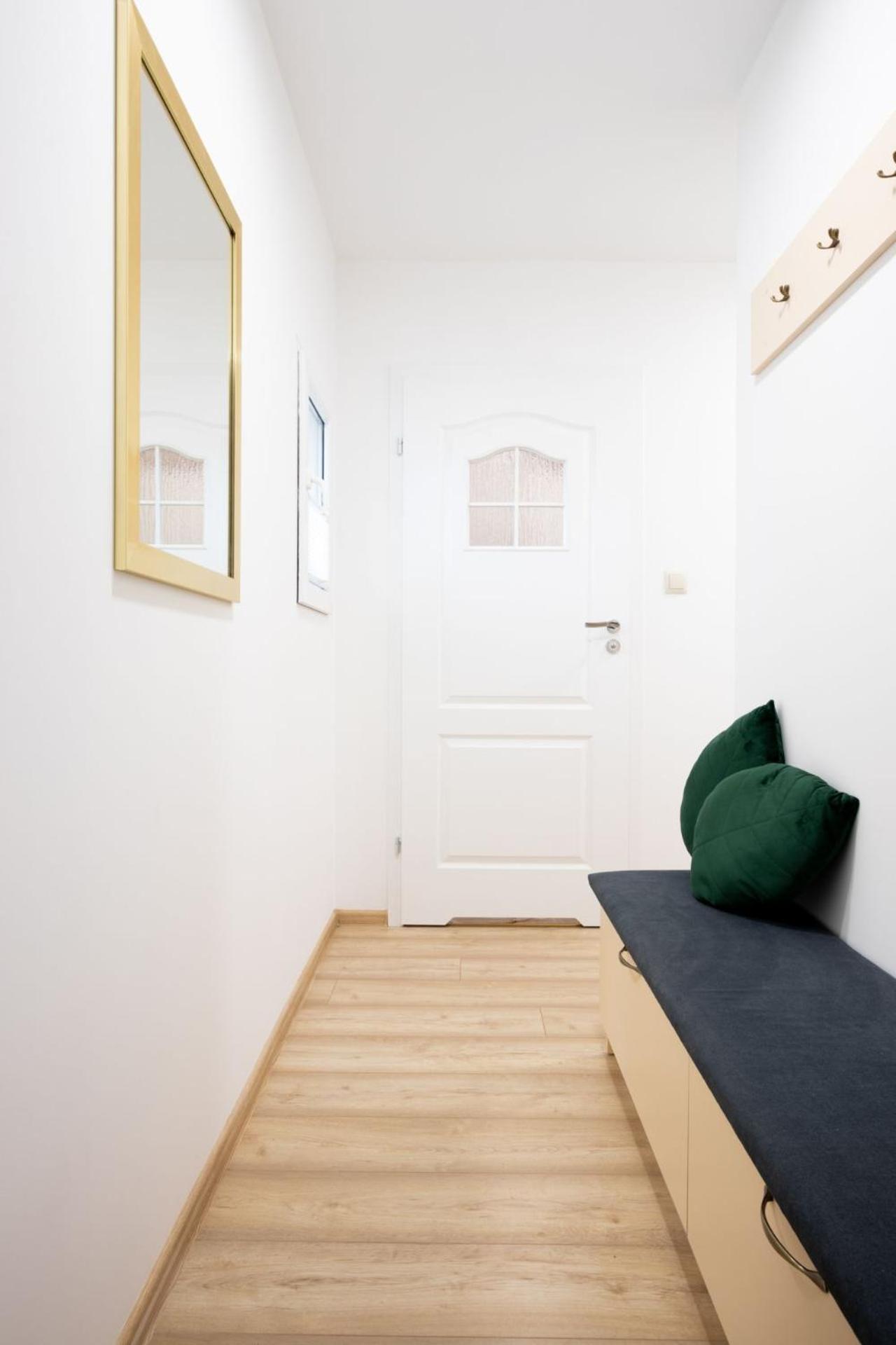 Apartamenty Gorki Male Tuszyn Exterior foto
